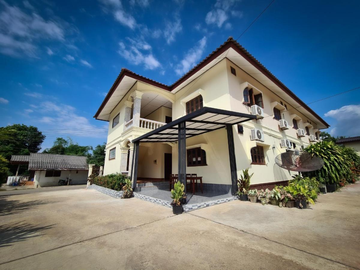 Saphaothong Guesthouse Vang Vieng Extérieur photo