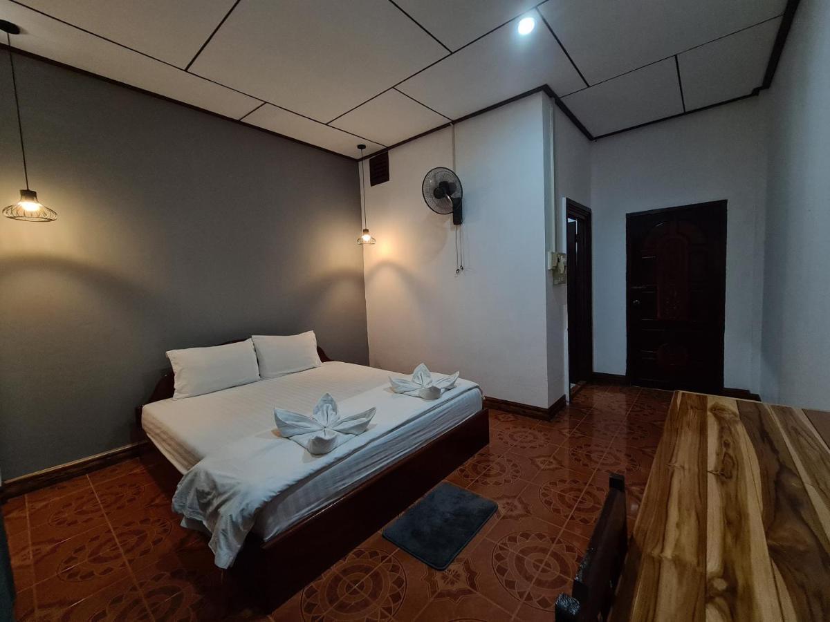 Saphaothong Guesthouse Vang Vieng Extérieur photo