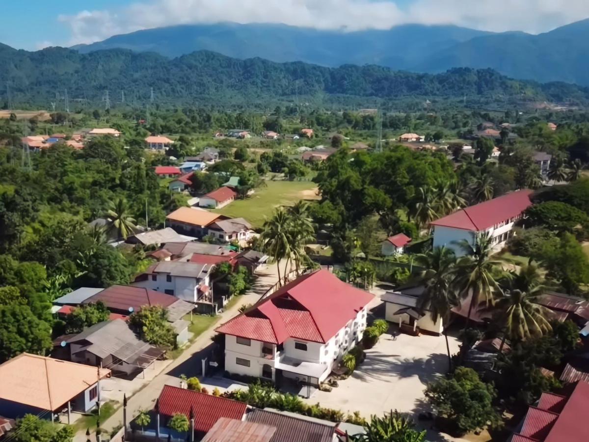 Saphaothong Guesthouse Vang Vieng Extérieur photo