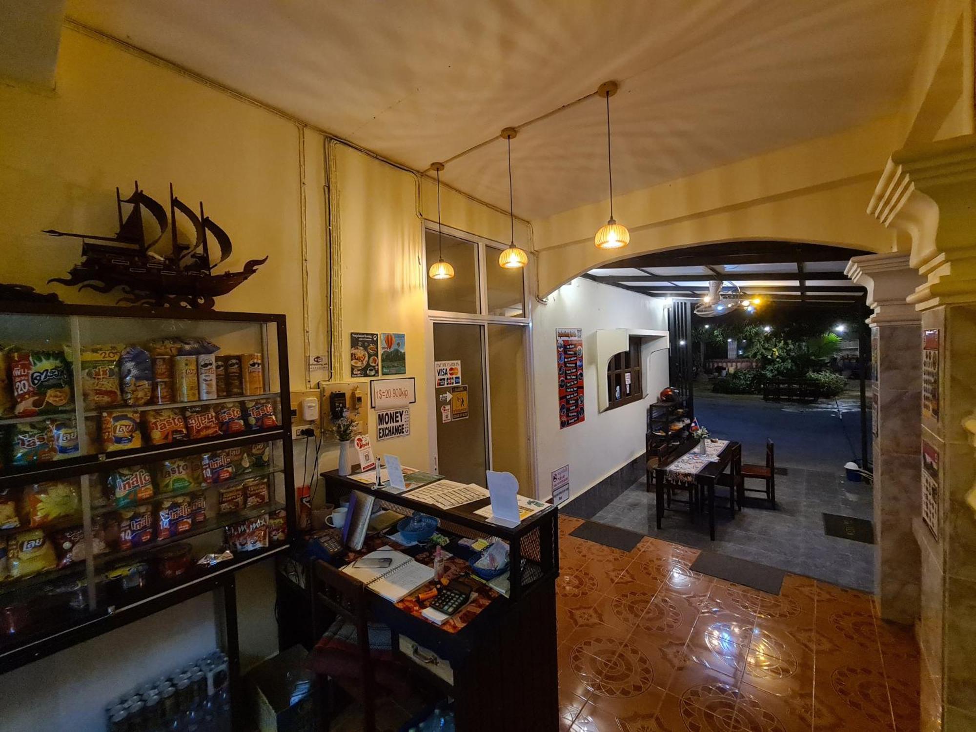 Saphaothong Guesthouse Vang Vieng Extérieur photo