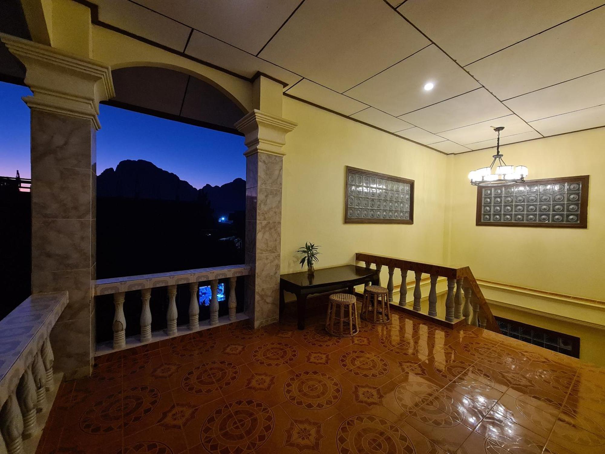 Saphaothong Guesthouse Vang Vieng Extérieur photo